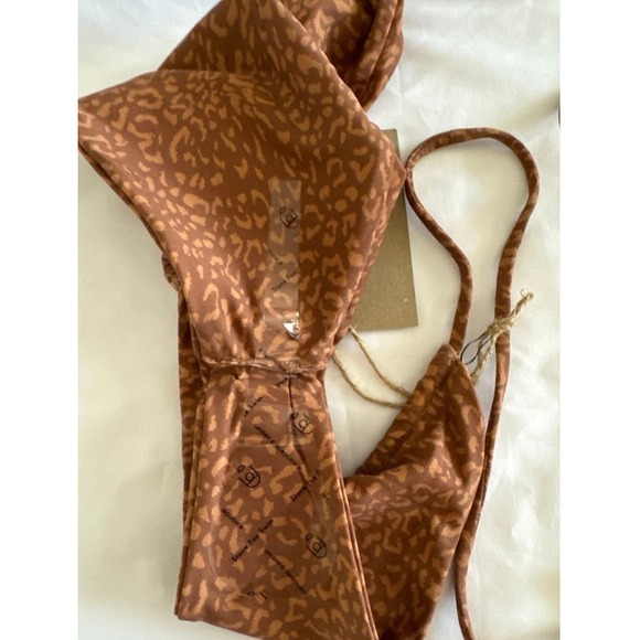 Stone Fox SWIM LELE TOP & RIVER BOTTOM TWO PIECES SET in WILD CAT MEDIUM NWT - Picture 10 of 16